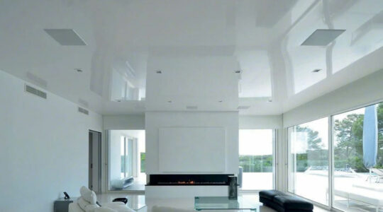 Plafond tendu dans un salon